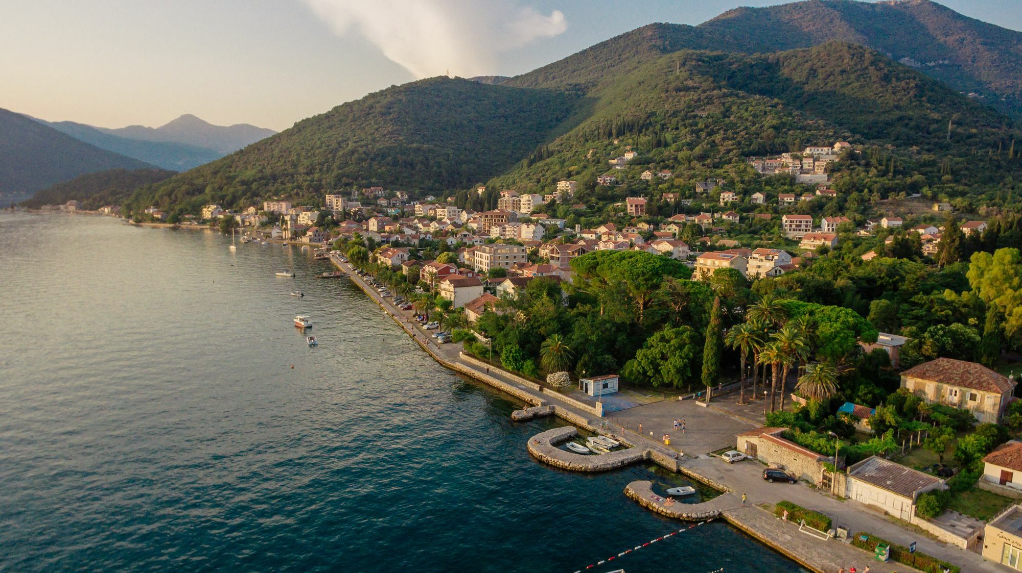 Rosic Apartments Tivat Eksteriør bilde